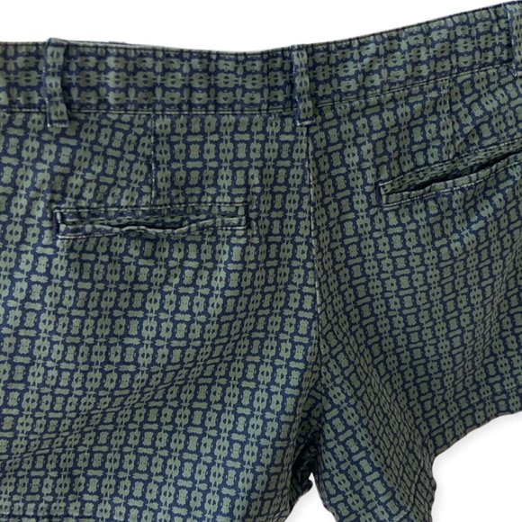 🌸4/$30🌸 Like New Gap Cotton Summer Short with Deco Tile Print - Picture 2 of 10